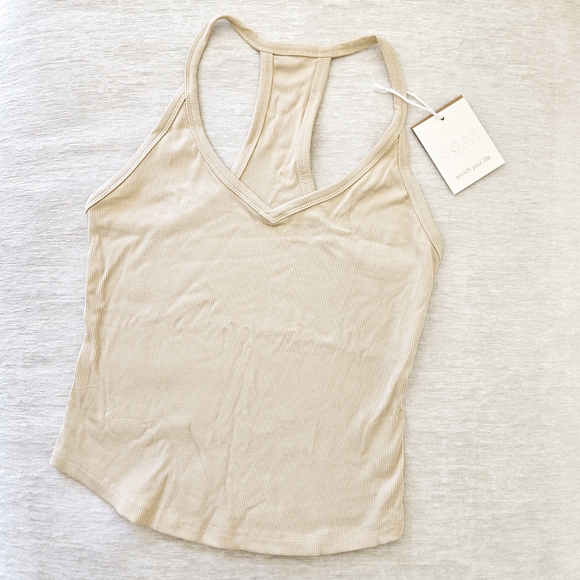 JJAI Tops - Women's Skin-tone / Beige Racer-back Ribbed Tank Top